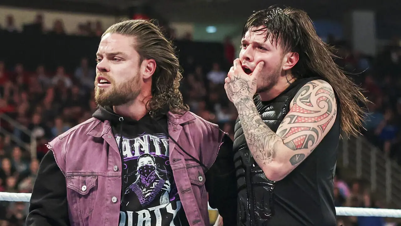 Mysterio & Valkyria: Latest WWE News & Injury Updates