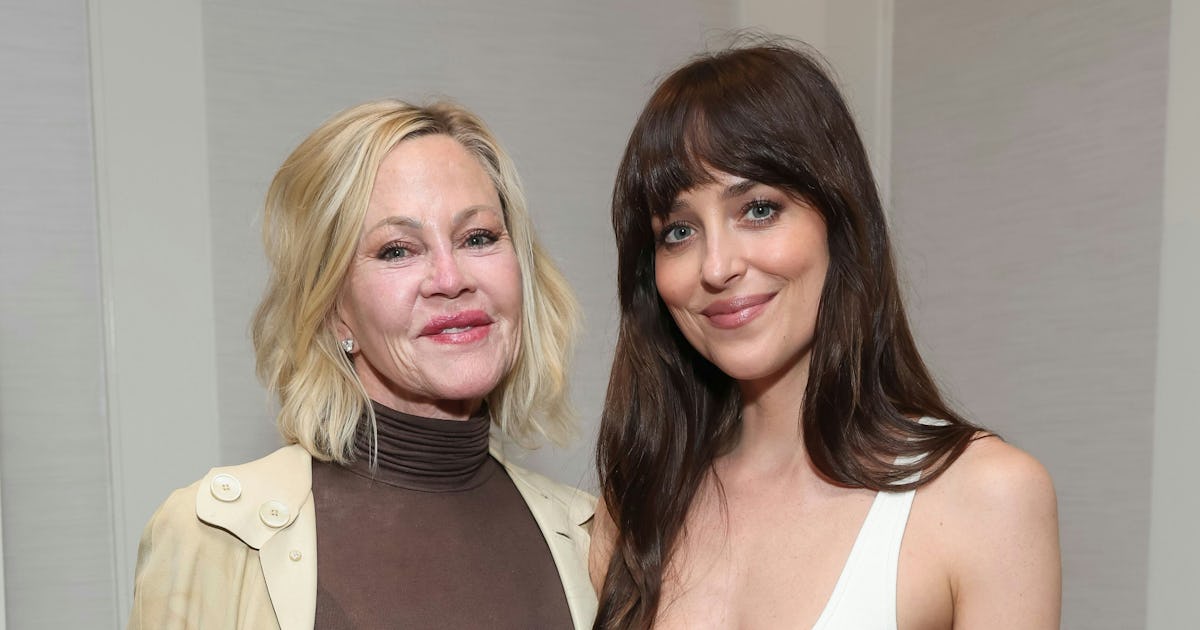 Dakota & Melanie: Chic Spring Style