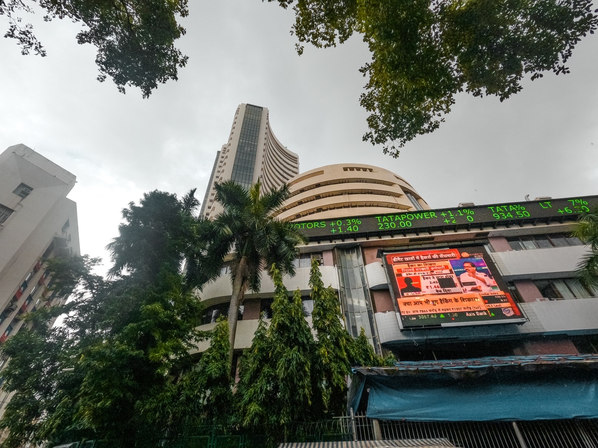Sensex Crash: India-Pakistan Tensions Trigger 800-Point Plunge