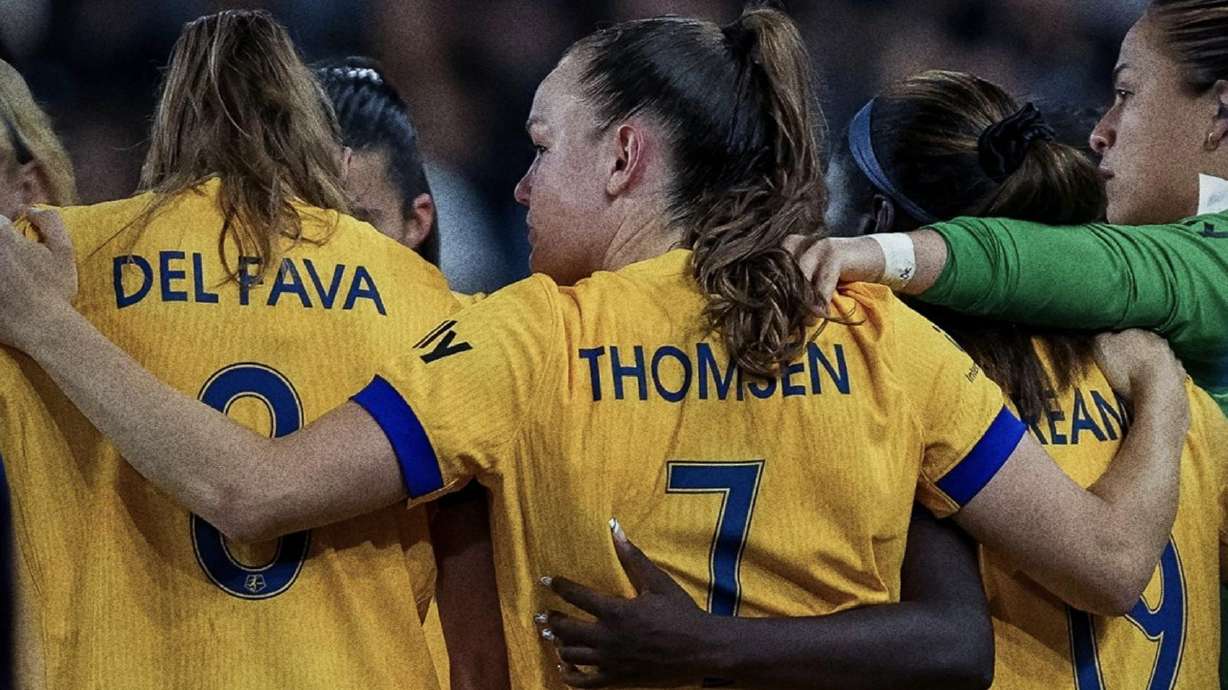 Utah Royals, Angel City Unite In Prayer After Game Emergency